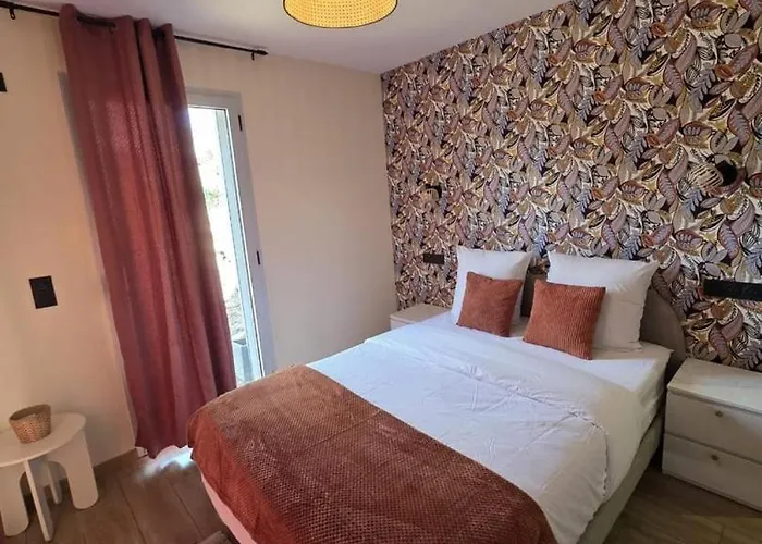 La Costiere Villa *